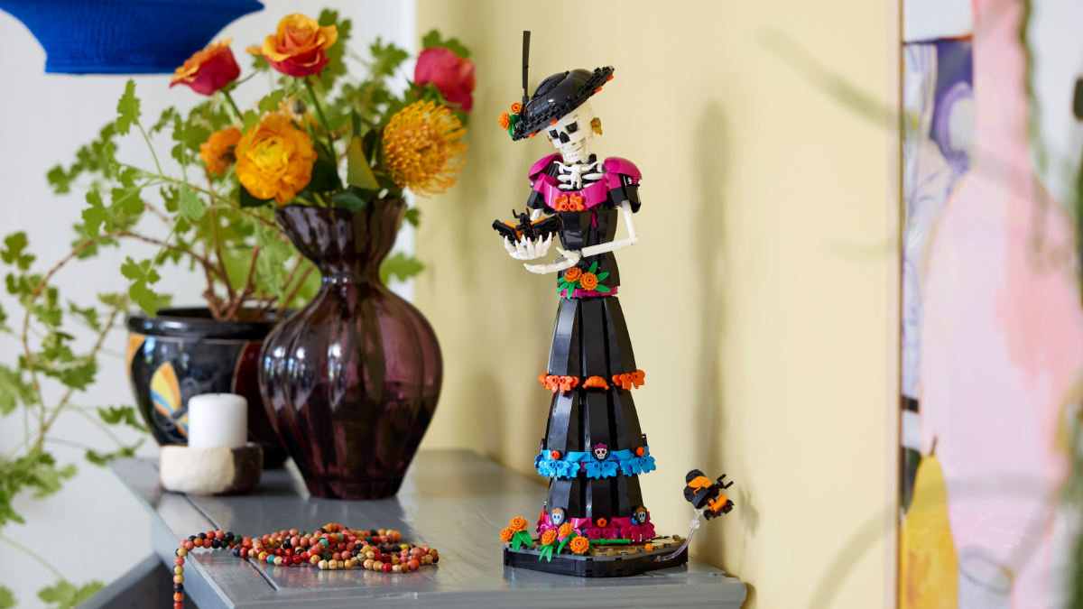 LEGO Ideas 21372 la catrina lifestyle featured
