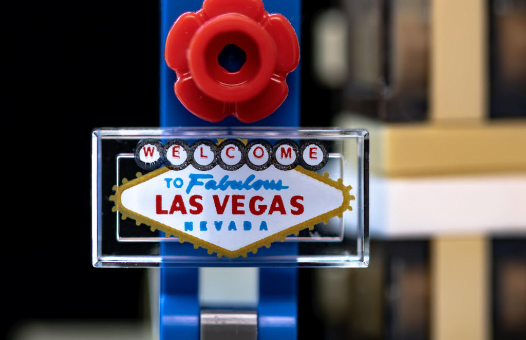 LEGO Architecture 21047 Las Vegas review