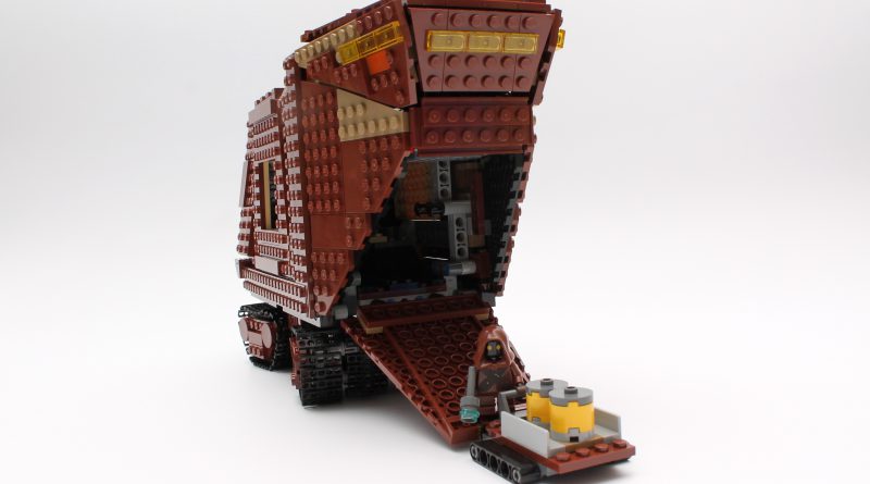 LEGO Star 75220 Sandcrawler review