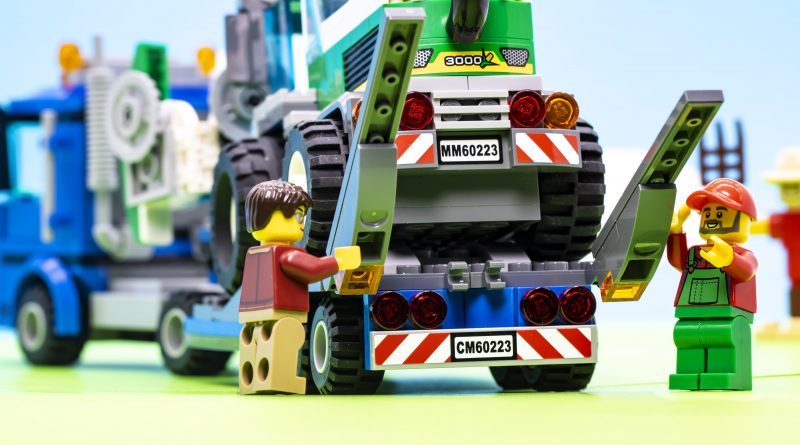 Lego City 60223 Harvester Transport review
