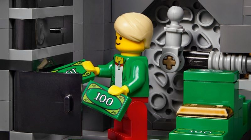 LEGO-Modular-Buildings-Collection-10251-Brick-Bank-money-featured-800x445.jpg