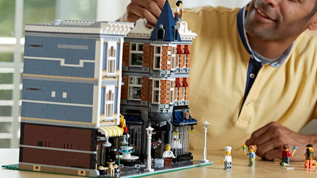 Biggest LEGO modular building yet rumoured for 2024