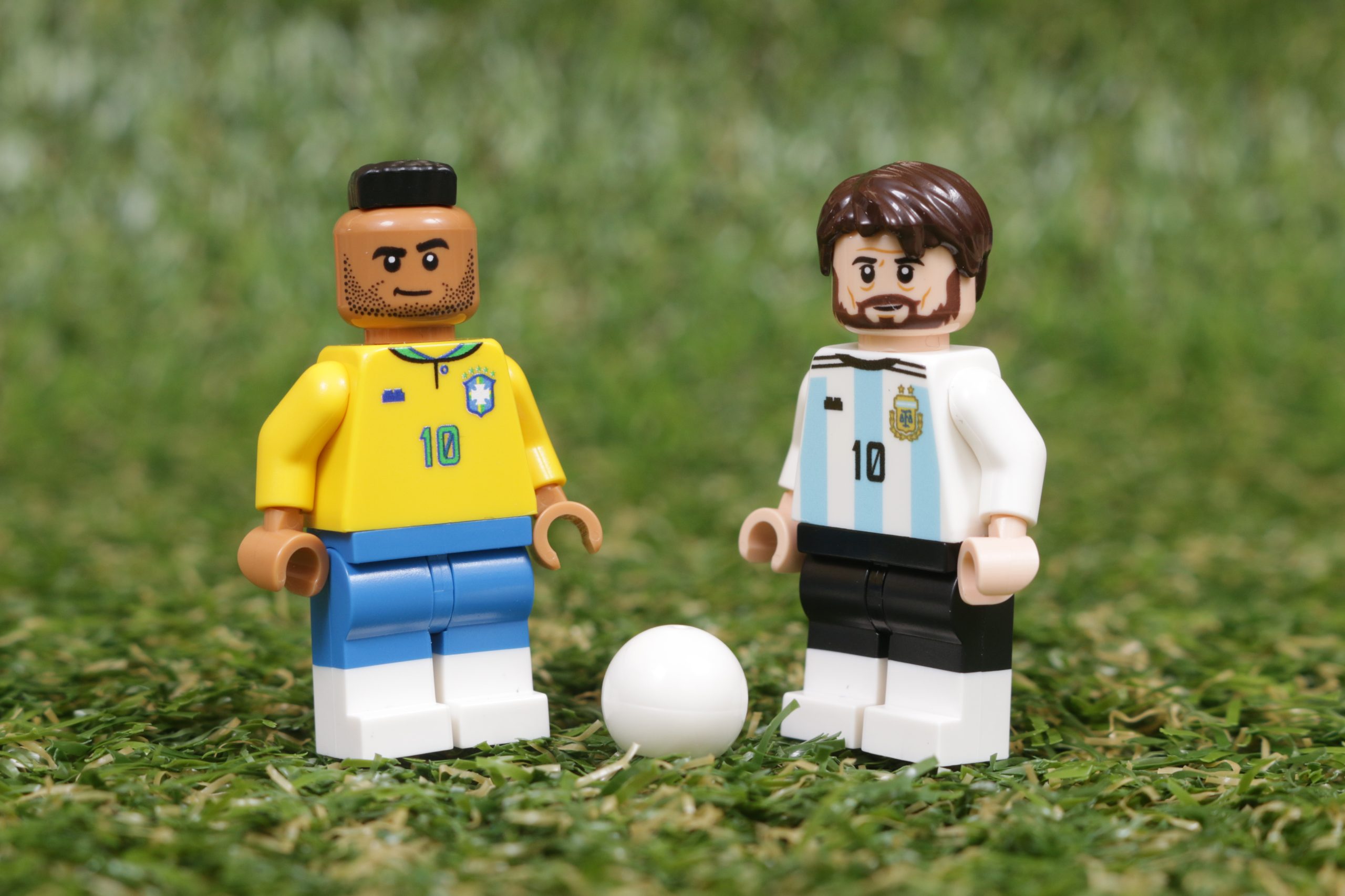 Le minifigure di calcio LEGO di cui abbiamo bisogno per questa