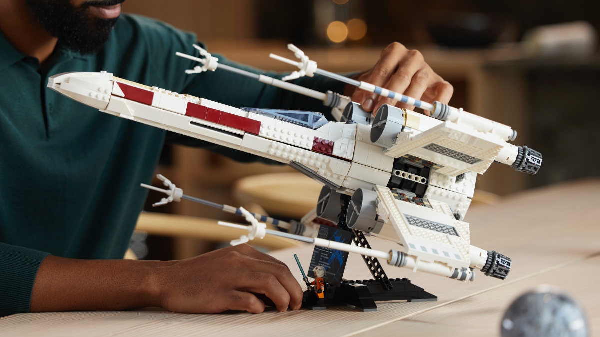LEGO Star Wars UCS Landspeeder officially revealed - is this the