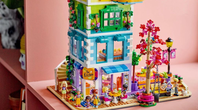 The Rainbow 🌈 Community Centre is complete! Lego Friends build