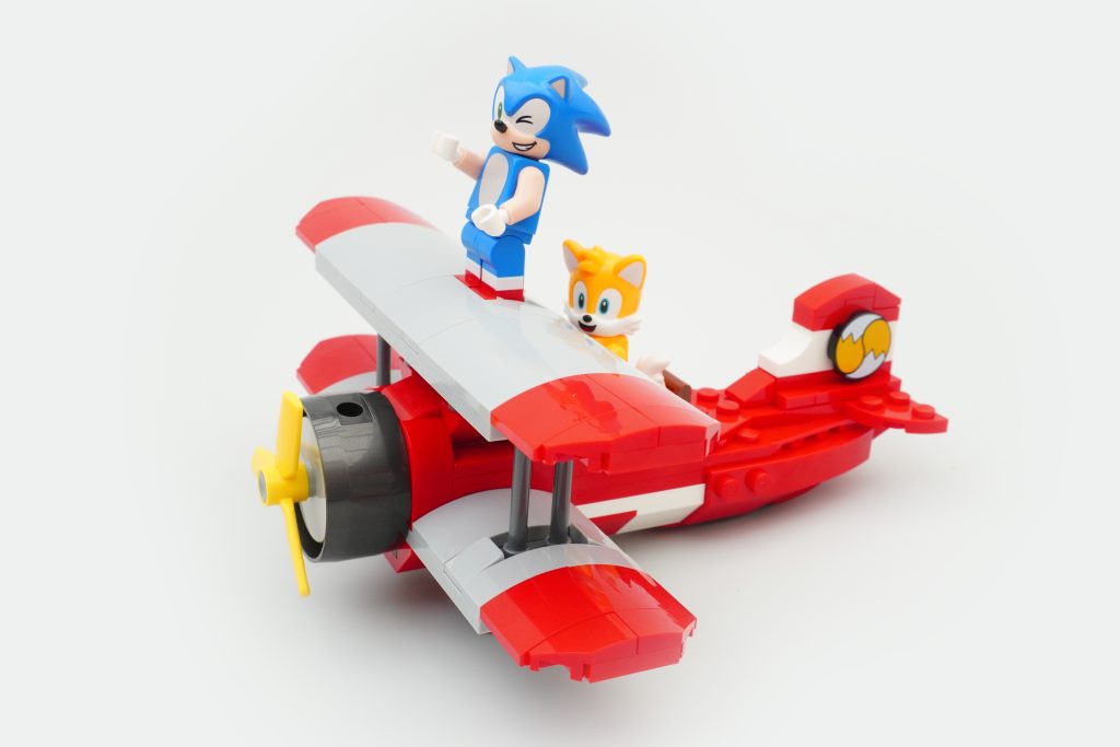 LEGO Sonic Tails' Workshop & Tornado Plane