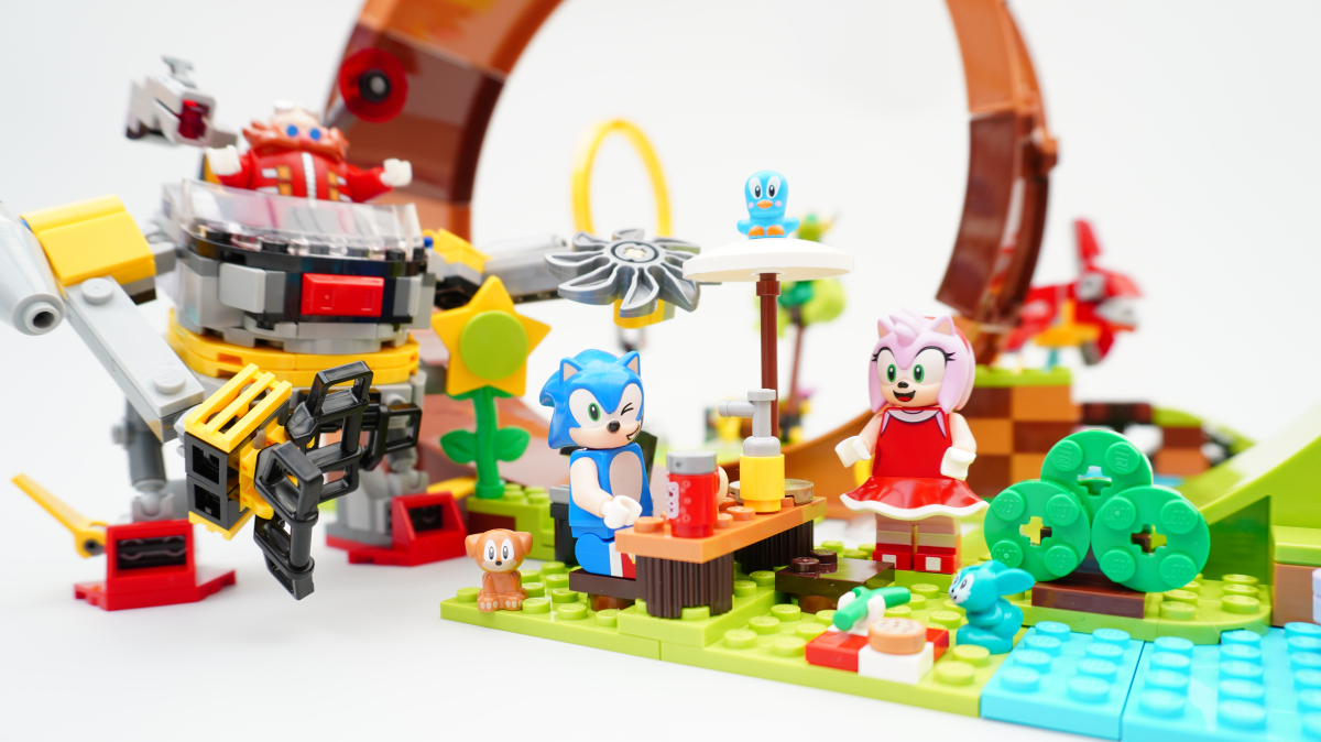 Lego's official Sonic the Hedgehog set recreates picture-perfect Green Hill  Zone - The Verge