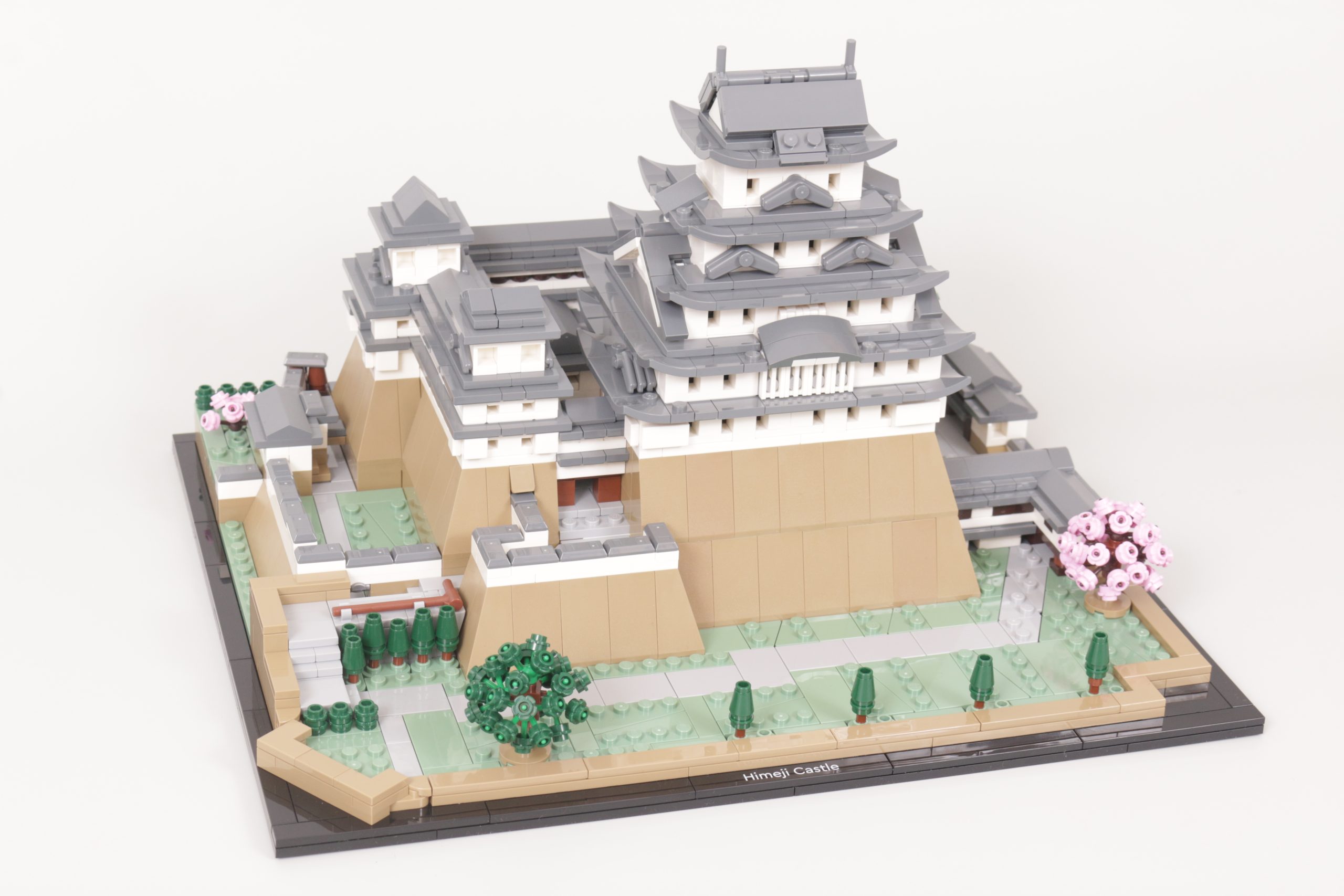 Review: #21060 Himeji Castle - BRICK ARCHITECT