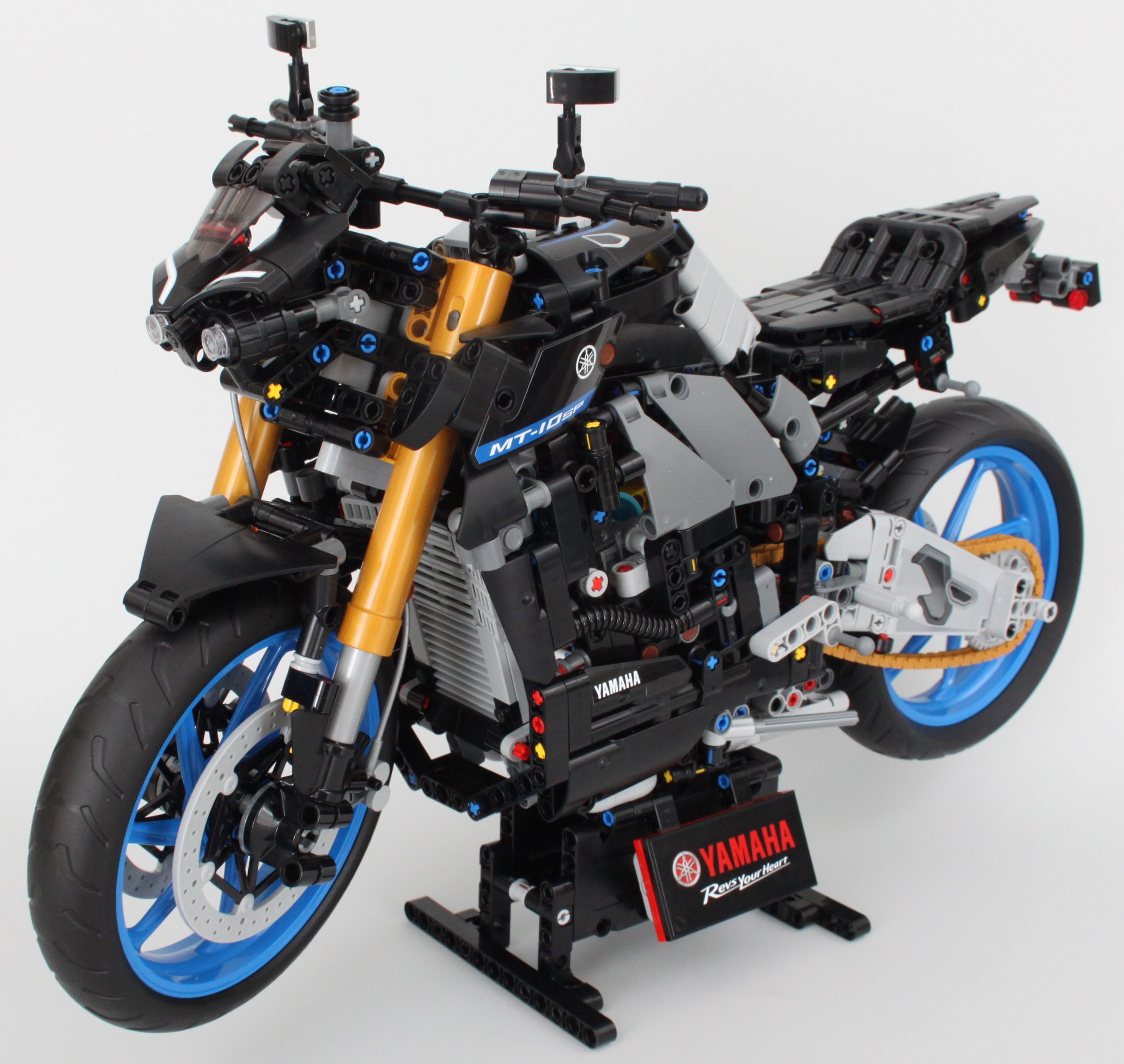 LEGO officially reveals the Technic 42159 Yamaha MT-10 SP