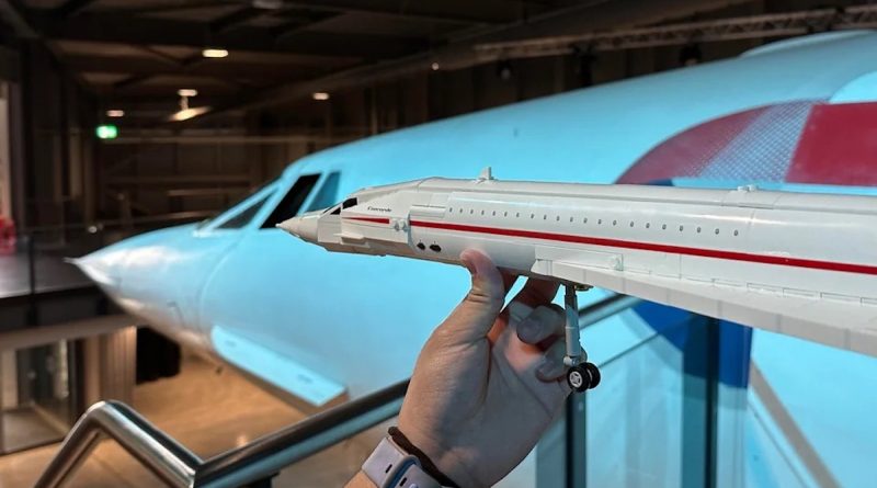 LEGO Icons 10318 Il Concorde incontra il suo fratello maggiore