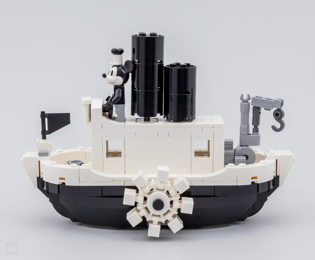 LEGO Disney 100 Mini Steamboat Willie (40659) and Houses of the