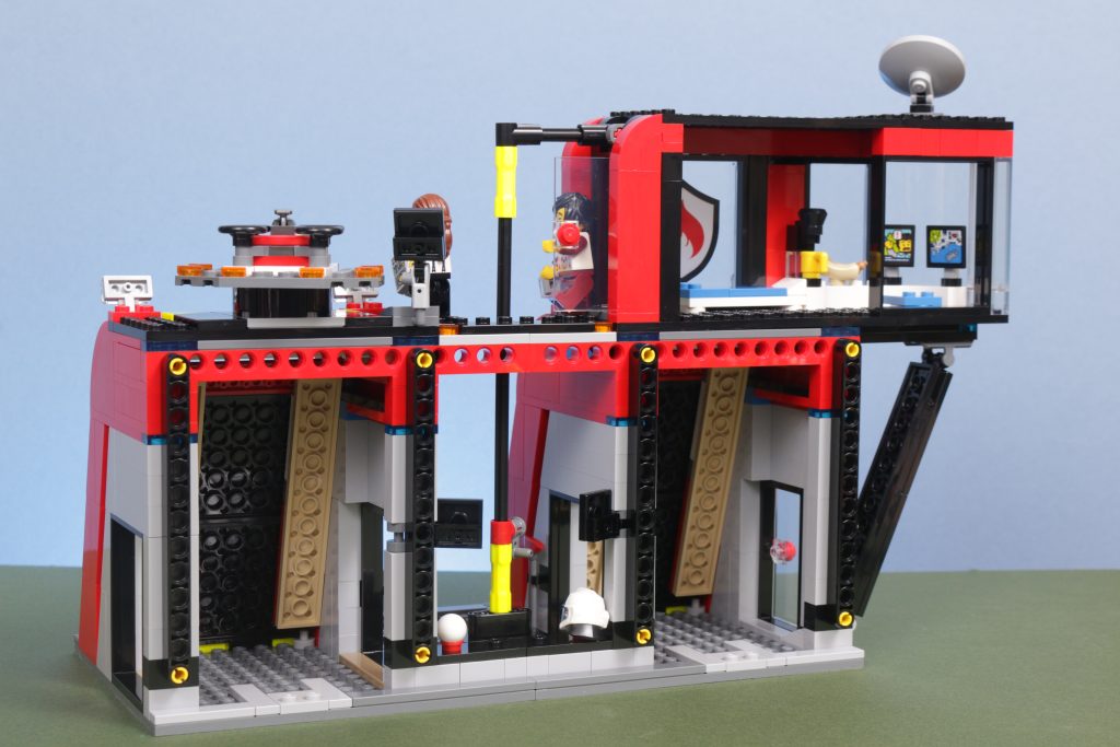 LEGO 60414 - La caserne et le camion de pompiers…
