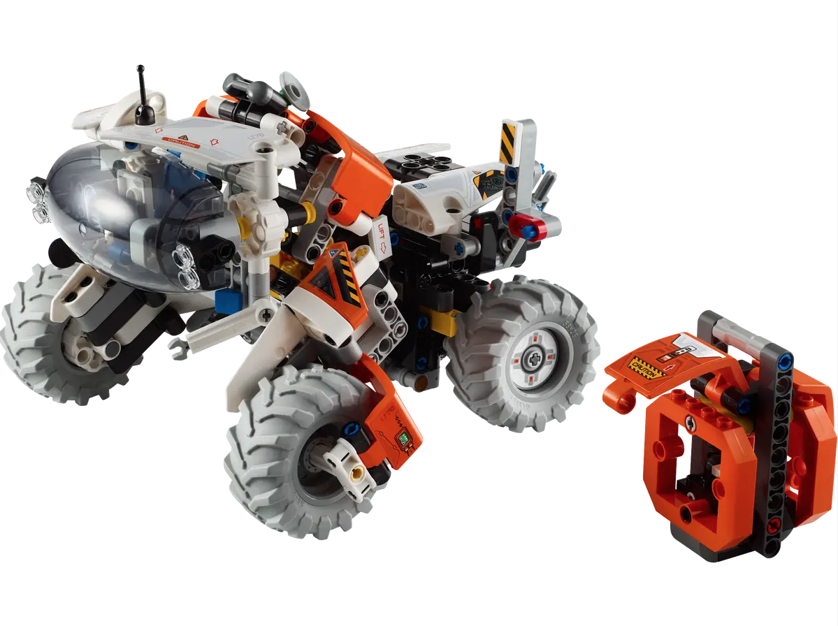 LEGO Technic space sets include a special air-lock element
