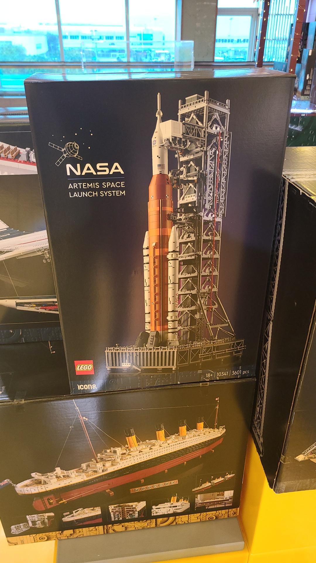 LEGO Icons 10341 NASA Artemis Space Launch System revealed