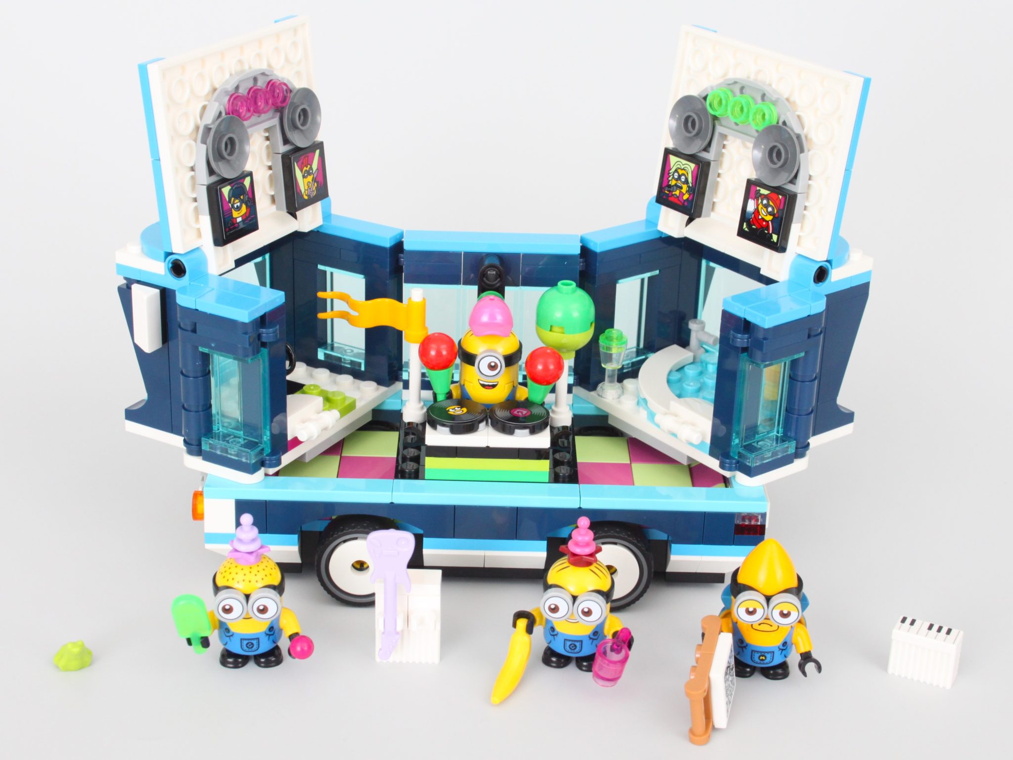 LEGO Despicable Me 4 75581 Minions' Music Party Bus review