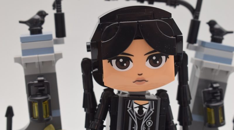 LEGO Wednesday 76780 Wednesday Addams Figure review