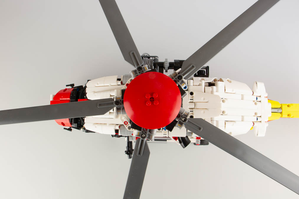 Recensione dell'elicottero di soccorso Airbus H42145 LEGO Technic 175
