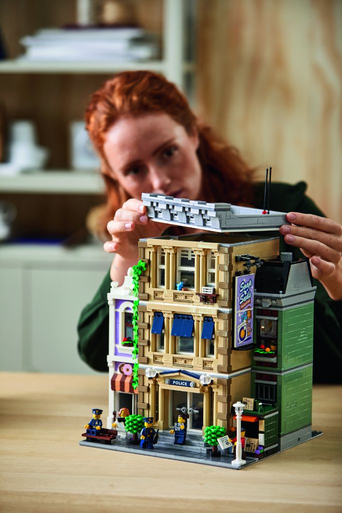 Le commissariat de police LEGO Modular Buildings Collection 10278 est  annoncé