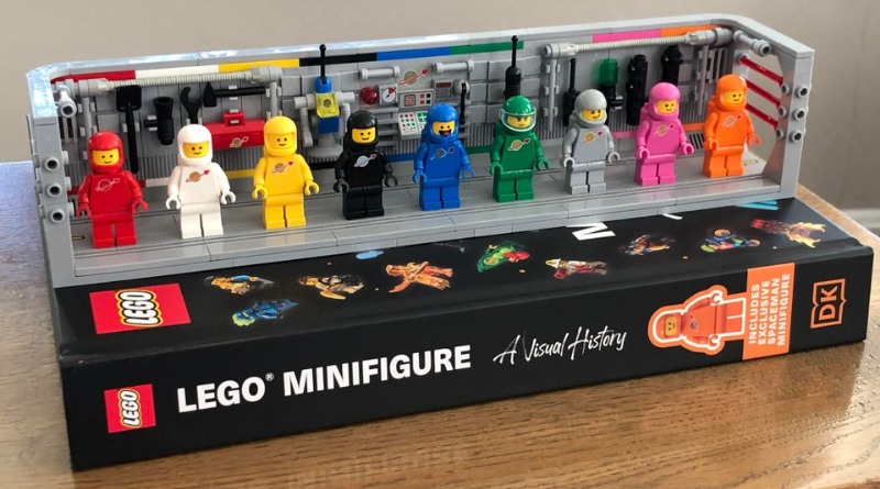 The full rainbow of LEGO Classic minifigures really satisfying