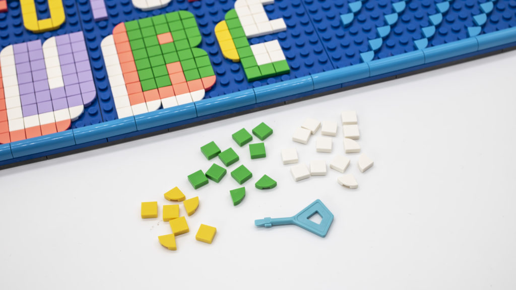 LEGO 41952 Le grand tableau à messages - LEGO Dots - BricksDirect Condition  Nouveau.