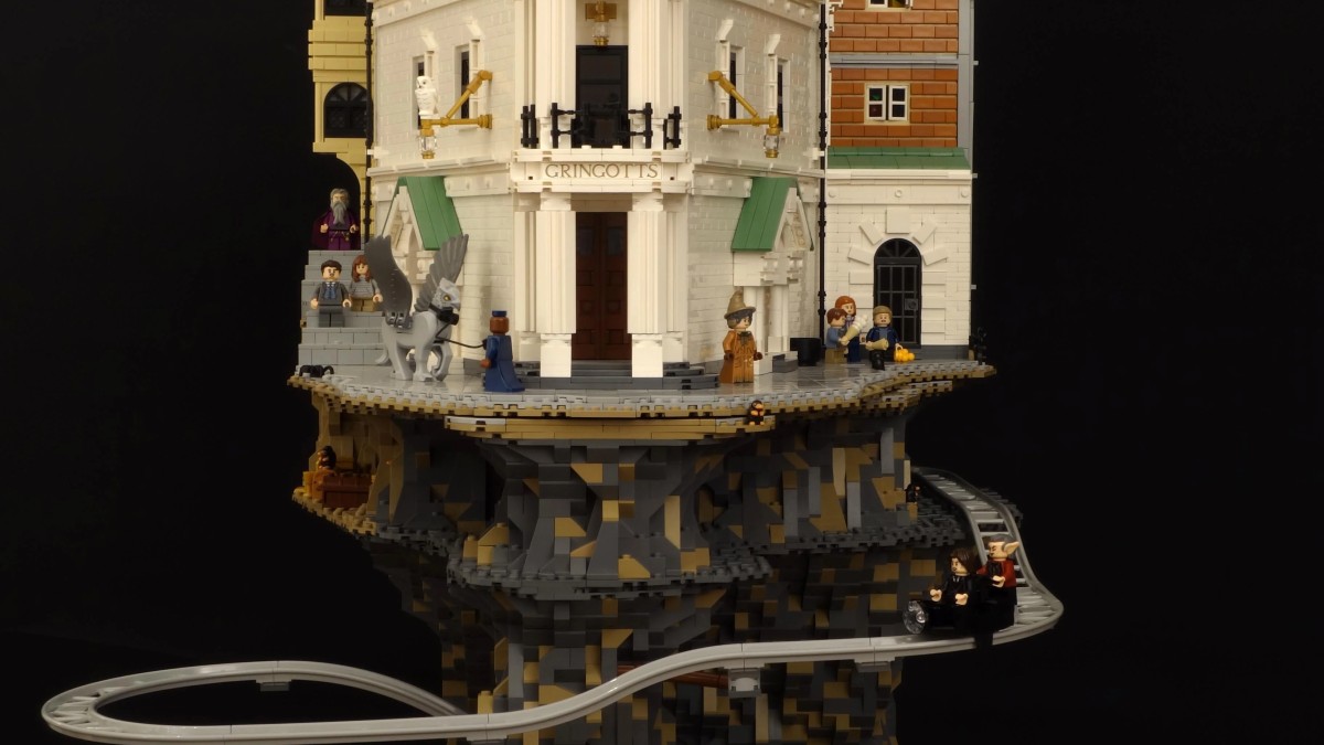 This LEGO Gringotts is the Harry Potter model that we need