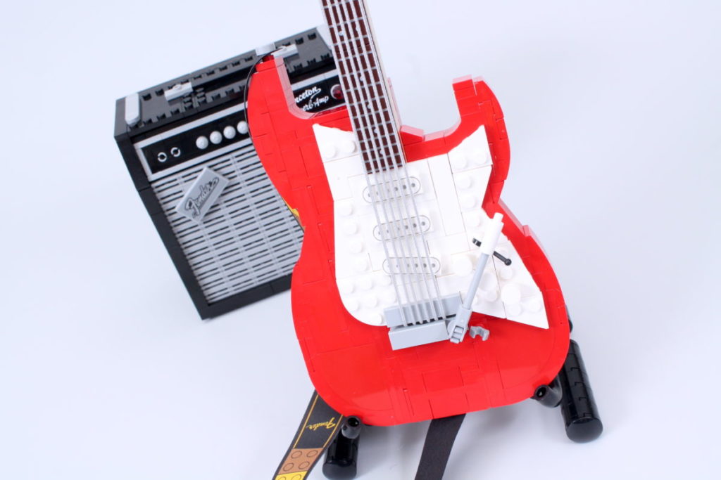 LEGO Ideas Fender Stratocaster 21329 DIY Guitar Model Building Set for  Music Lovers, Complete with 65 Princeton Reverb Amplifier & Authentic