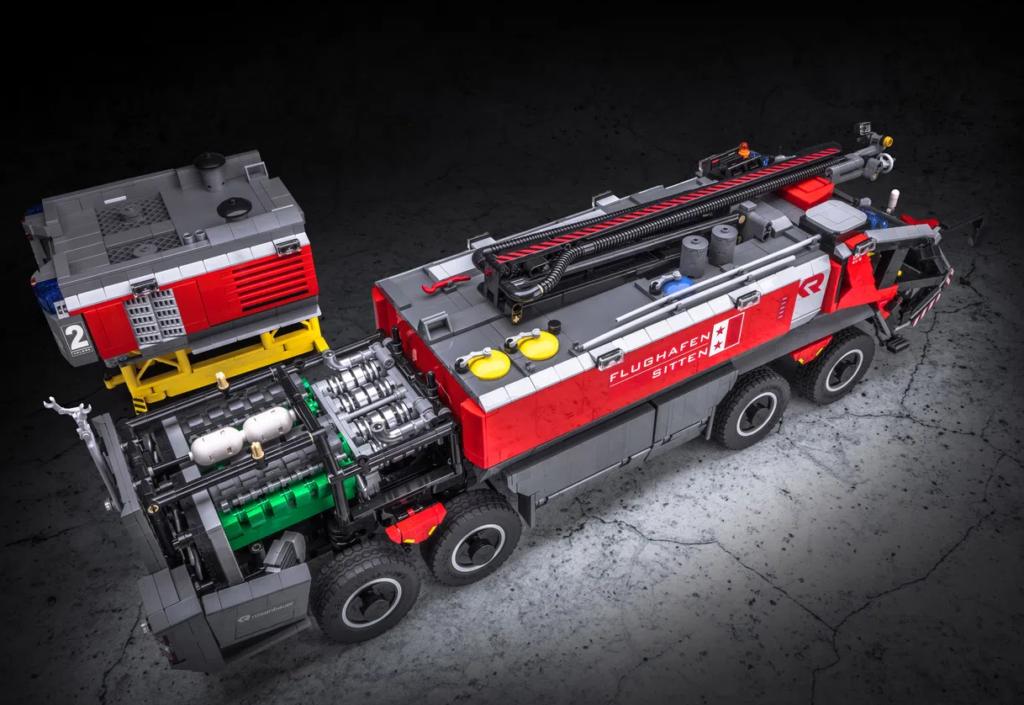Le camion de pompiers de l'aéroport LEGO Technic 42068