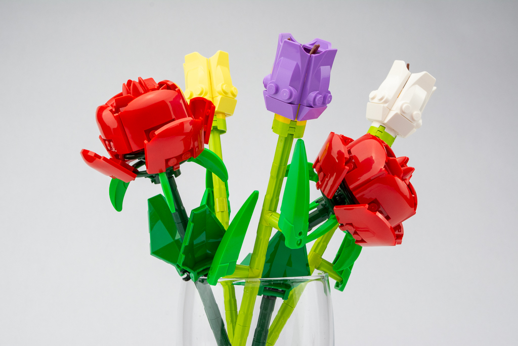 LEGO TULIP, Which color do you like? It blooms in the flowe…