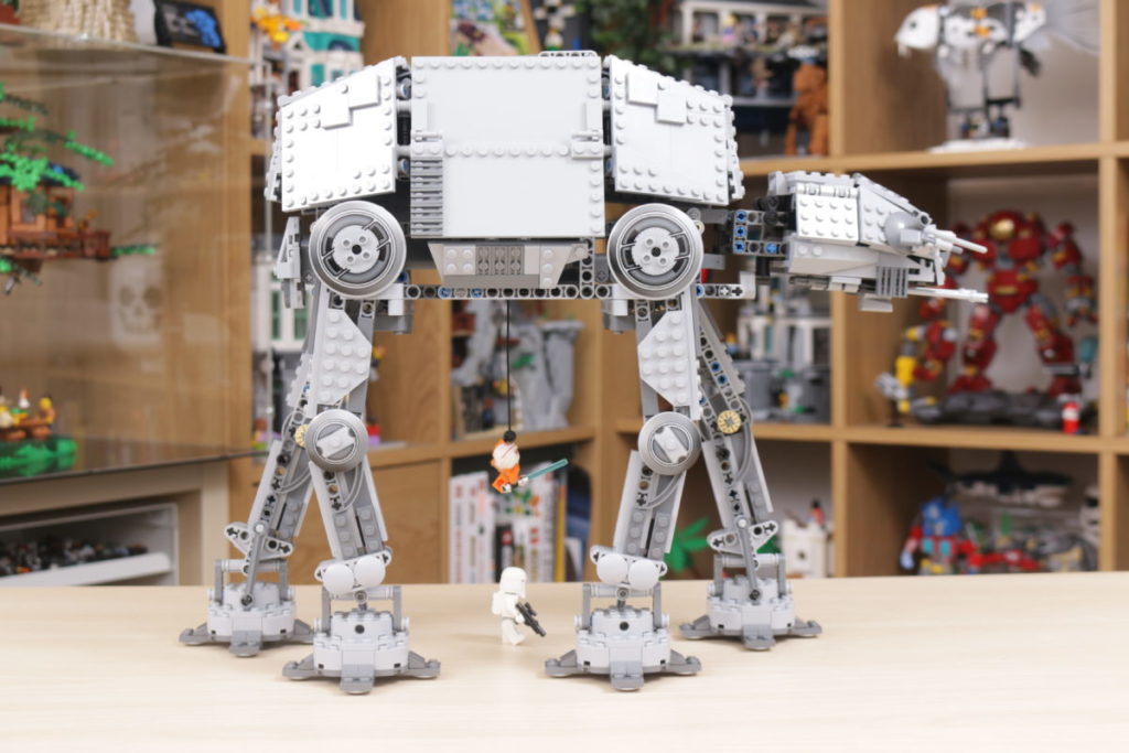 LEGO Star Wars 10178 Motorized Walking AT-AT detailed review