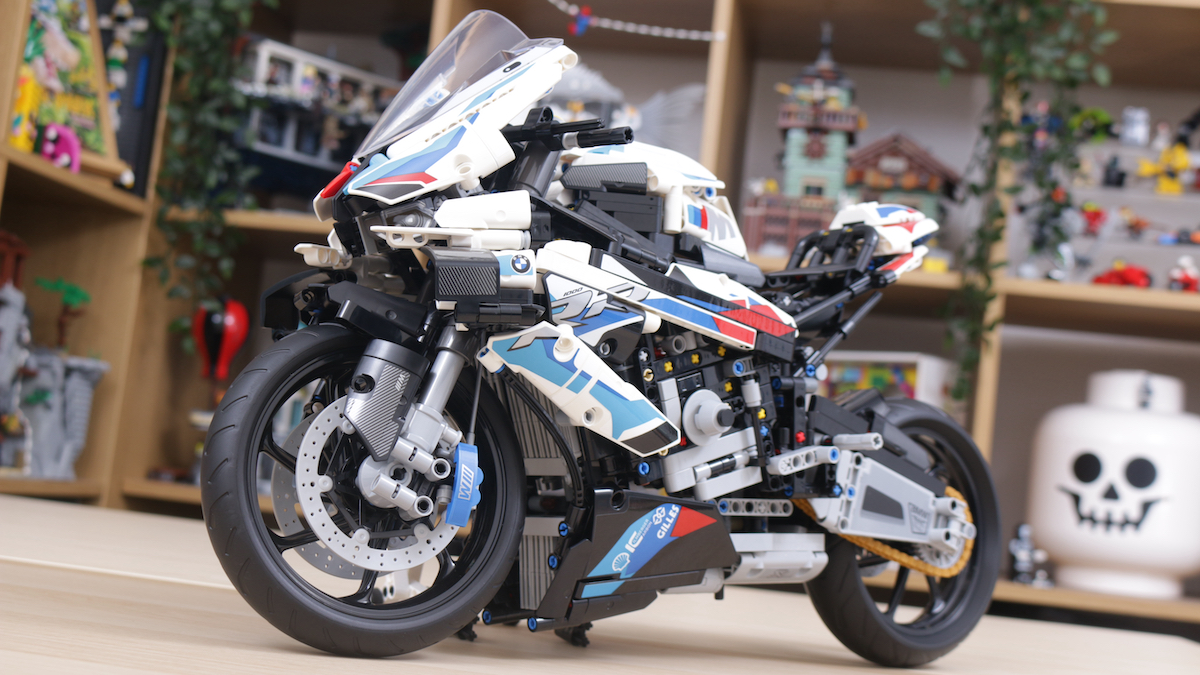 LEGO Technic 42130 BMW M 1000 RR review and gallery